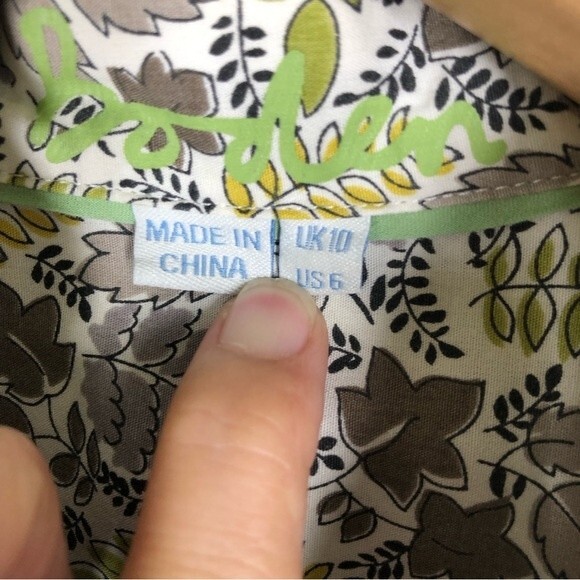 Boden Long Sleeve Button Down Leaf Print Shirt Pleated Collared Career US 6 - Picture 4 of 8